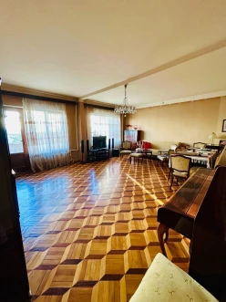 Satılır köhnə tikili 5 otaqlı 120 m²,  Gənclik m.