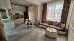 Satılır yeni tikili 2 otaqlı 65 m²,  İnşaatçılar m.-2