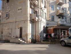 Satılır köhnə tikili 2 otaqlı 50 m²,  Bakıxanov-13