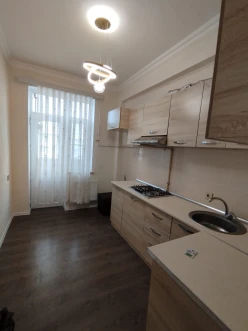 Satılır yeni tikili 2 otaqlı 60 m², İnşaatçılar m.-9