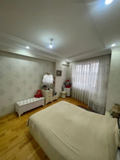 Satılır yeni tikili 3 otaqlı 108 m², İnşaatçılar m.-6