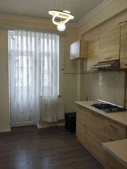 Satılır yeni tikili 2 otaqlı 60 m², İnşaatçılar m.-7