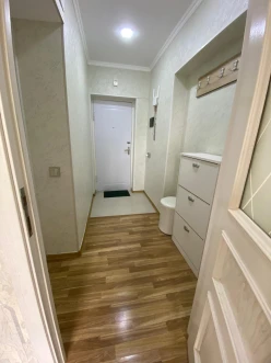 Satılır köhnə tikili 2 otaqlı 40 m², İnşaatçılar m.-7