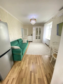 Satılır köhnə tikili 2 otaqlı 40 m², İnşaatçılar m.-13