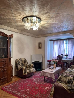 İcarə köhnə tikili 3 otaqlı 70 m², Elmlər Akademiyası m.-5