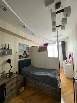 Satılır yeni tikili 3 otaqlı 125 m², İnşaatçılar m.-9