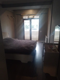 Satılır köhnə tikili 2 otaqlı 75 m², Nəriman Nərimanov m.-15