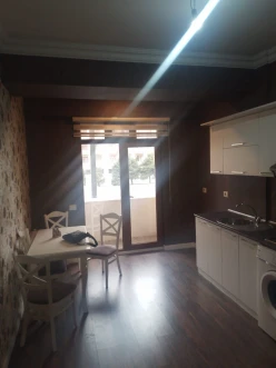 Satılır köhnə tikili 2 otaqlı 75 m², Nəriman Nərimanov m.-10