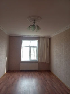 Satılır bağ evi 300 m²,  Azadlıq prospekti m.-21