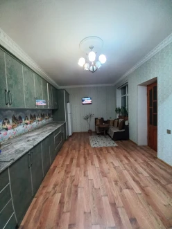Satılır bağ evi 300 m²,  Azadlıq prospekti m.-13