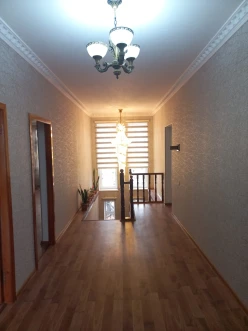 Satılır bağ evi 300 m²,  Azadlıq prospekti m.-18