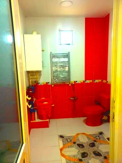 Satılır bağ evi 300 m²,  Azadlıq prospekti m.-16