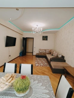 Satılır yeni tikili 3 otaqlı 90 m², İnşaatçılar m.-13