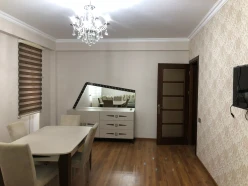 Satılır yeni tikili 2 otaqlı 86 m², İnşaatçılar m.-12