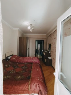 Satılır yeni tikili 3 otaqlı 90 m², İnşaatçılar m.-8