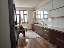 Satılır yeni tikili 5 otaqlı 132 m², Sahil q.-3