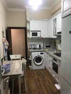 Satılır yeni tikili 2 otaqlı 60 m², İnşaatçılar m.-5