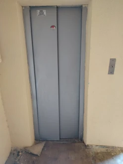Satılır köhnə tikili 3 otaqlı 60 m²,  Həzi Aslanov m.-11