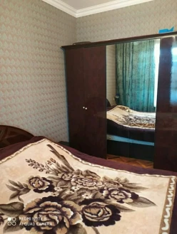 Satılır köhnə tikili 3 otaqlı 60 m²,  Həzi Aslanov m.-4