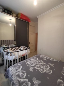 Satılır yeni tikili 2 otaqlı 60 m², İnşaatçılar m.-10