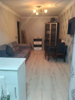 Satılır köhnə tikili 2 otaqlı 33 m², İnşaatçılar m.-16