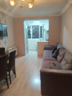 Satılır köhnə tikili 2 otaqlı 33 m², İnşaatçılar m.-15