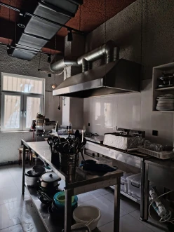 Satılır obyekt 130 m²,  Memar Əcəmi m.-7