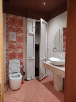 Satılır obyekt 130 m²,  Memar Əcəmi m.-8