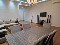 İcarə yeni tikili 4 otaqlı 180 m²,  Nəsimi-3