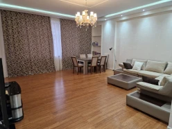İcarə yeni tikili 4 otaqlı 180 m²,  Nəsimi-2