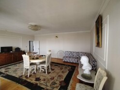 Satılır köhnə tikili 5 otaqlı 135 m², Yasamal-2 Satılır köhnə tikili 5 otaqlı 135 m², Yasamal-2