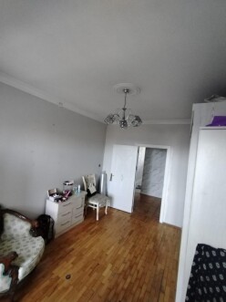 Satılır köhnə tikili 5 otaqlı 135 m², Yasamal-9 Satılır köhnə tikili 5 otaqlı 135 m², Yasamal-9