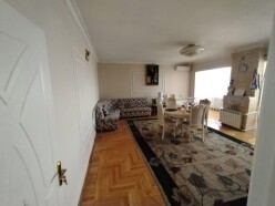 Satılır köhnə tikili 5 otaqlı 135 m², Yasamal-8 Satılır köhnə tikili 5 otaqlı 135 m², Yasamal-8
