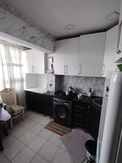 Satılır köhnə tikili 5 otaqlı 135 m², Yasamal-5 Satılır köhnə tikili 5 otaqlı 135 m², Yasamal-5