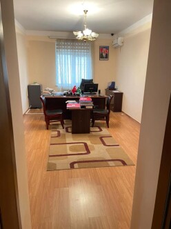 İcarə ofis 1 otaqlı 520 m²,  Memar Əcəmi m.-9