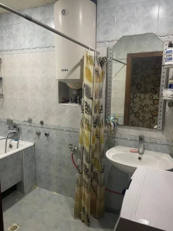 Satılır köhnə tikili 4 otaqlı 110 m², Nəriman Nərimanov m.-9