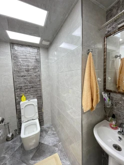 Satılır yeni tikili 3 otaqlı 132 m², İnşaatçılar m.-15