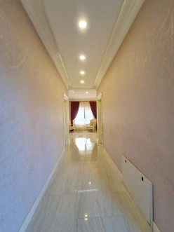 Satılır ev/villa 7 otaqlı 330 m², İnşaatçılar m.-19
