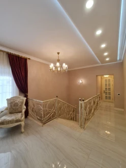 Satılır ev/villa 7 otaqlı 330 m², İnşaatçılar m.-25