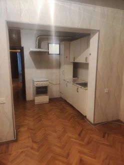 İcarə yeni tikili 3 otaqlı 80 m², İnşaatçılar m.-11