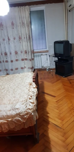 Satılır köhnə tikili 3 otaqlı 70 m², İnşaatçılar m.-3