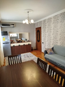 Satılır köhnə tikili 2 otaqlı 35 m², Bakıxanov Satılır köhnə tikili 2 otaqlı 35 m², Bakıxanov