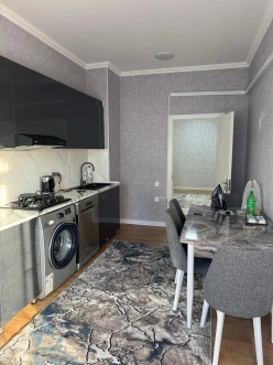 İcarə yeni tikili 3 otaqlı 87 m²,  28 May m.-12