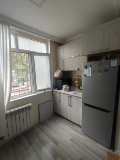 Satılır köhnə tikili 2 otaqlı 38 m², İnşaatçılar m.-6 Satılır köhnə tikili 2 otaqlı 38 m², İnşaatçılar m.-6