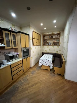 Satılır köhnə tikili 4 otaqlı 127 m², Badamdar q.-5