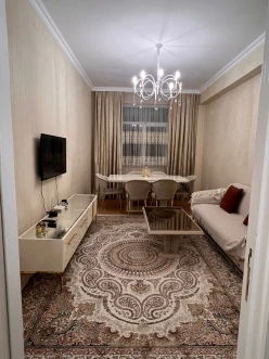 İcarə yeni tikili 3 otaqlı 85 m², İnşaatçılar m.-4