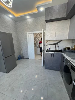 Satılır yeni tikili 2 otaqlı 60 m², İnşaatçılar m.-9