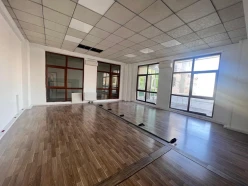 İcarə ofis 6 otaqlı 200 m², 28 May m.