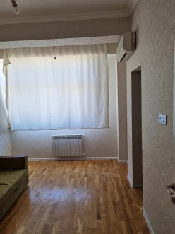 Satılır yeni tikili 2 otaqlı 40 m², İnşaatçılar m.-12