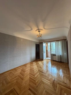 Satılır köhnə tikili 2 otaqlı 60 m², Neftçilər m.-8